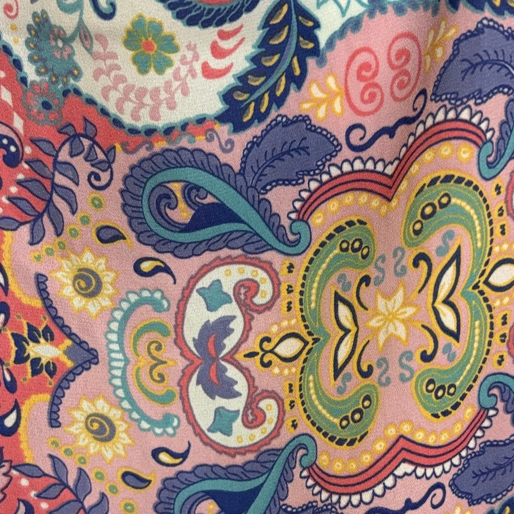 Violet + Claire V-Neck Sleeveless Top Pink Blue White Paisley Floral Sz small - Picture 5 of 7